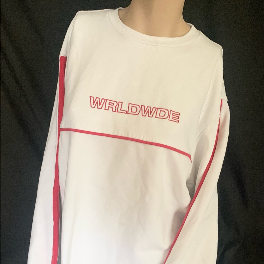H&M Men’s Wrldwde Sweatshirt Size Medium
